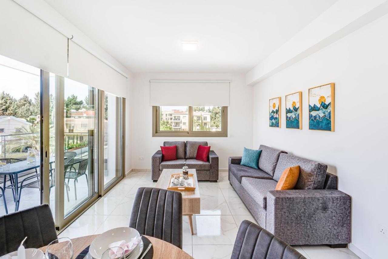 Adolina Apartments By Ezoria Villas Paphos Esterno foto