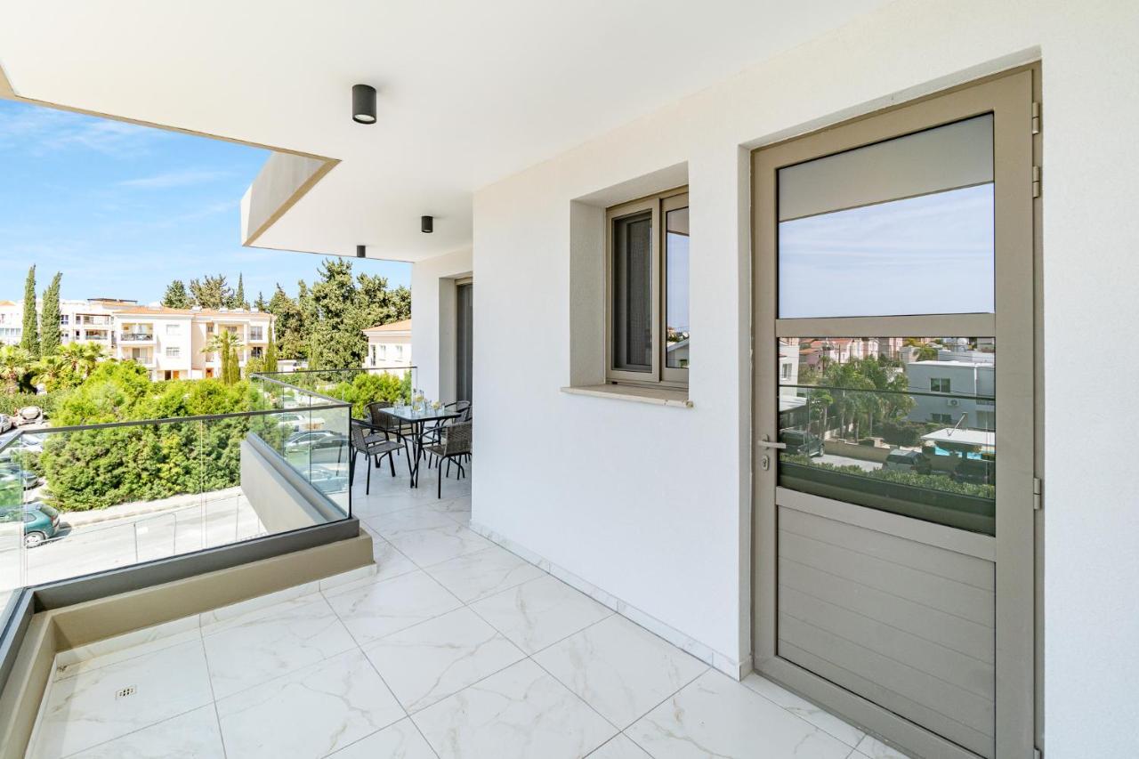 Adolina Apartments By Ezoria Villas Paphos Esterno foto