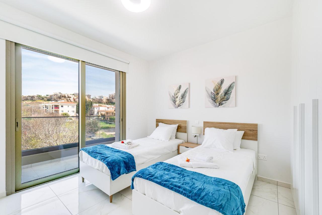 Adolina Apartments By Ezoria Villas Paphos Esterno foto