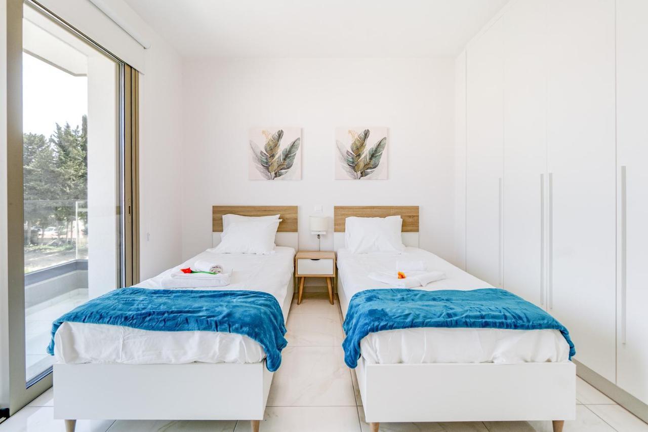 Adolina Apartments By Ezoria Villas Paphos Esterno foto