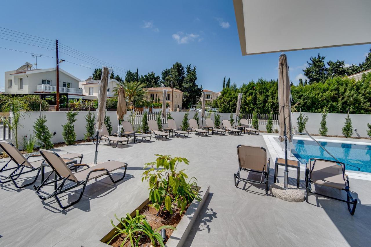 Adolina Apartments By Ezoria Villas Paphos Esterno foto