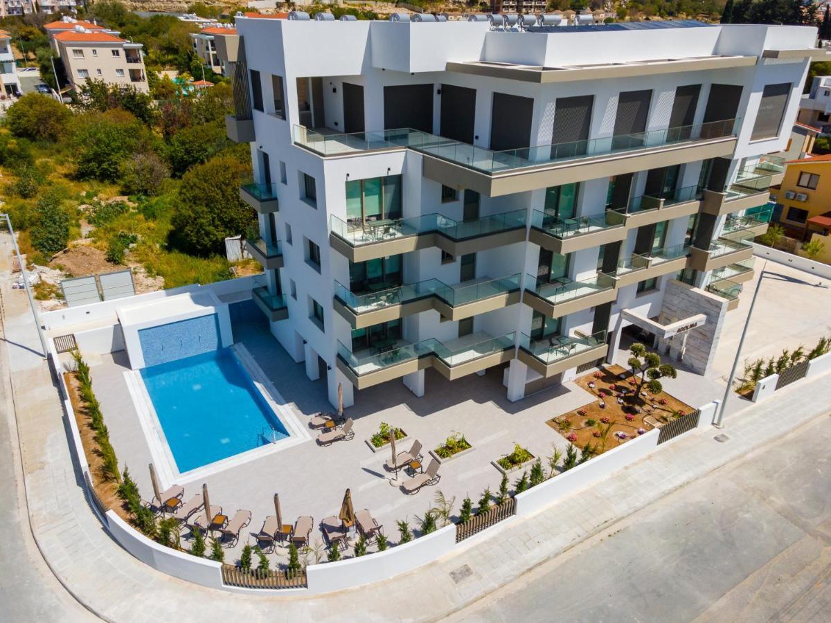 Adolina Apartments By Ezoria Villas Paphos Esterno foto