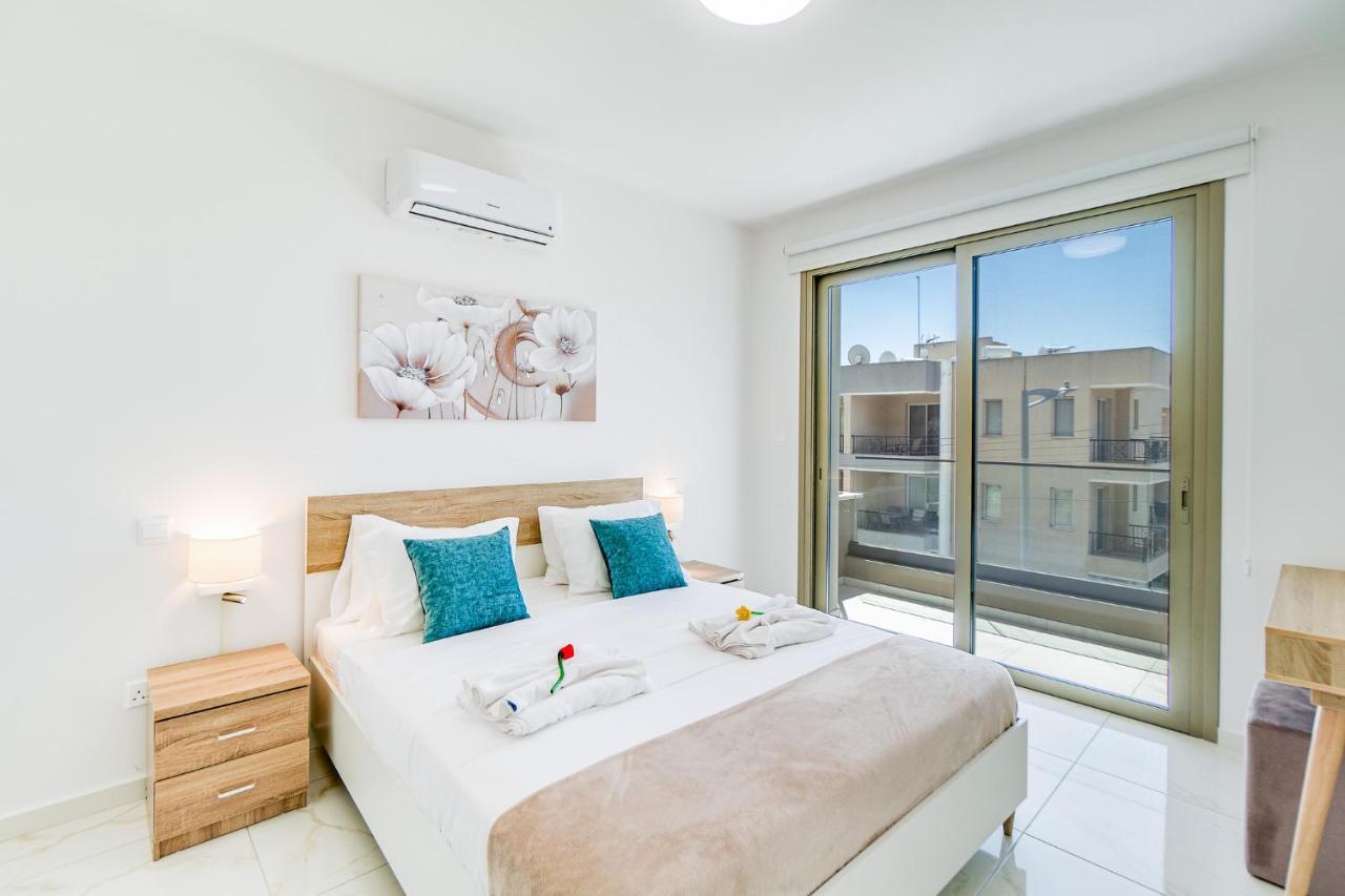 Adolina Apartments By Ezoria Villas Paphos Esterno foto