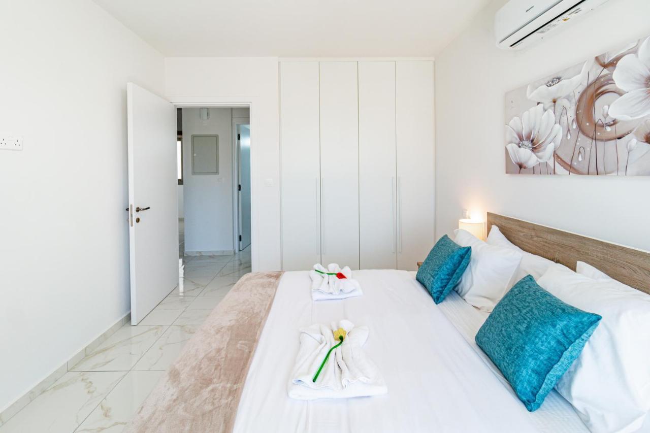 Adolina Apartments By Ezoria Villas Paphos Esterno foto