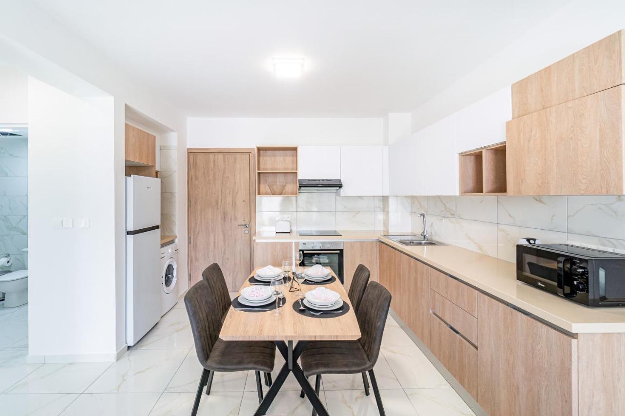 Adolina Apartments By Ezoria Villas Paphos Esterno foto