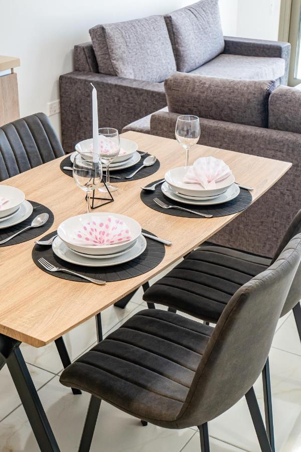 Adolina Apartments By Ezoria Villas Paphos Esterno foto