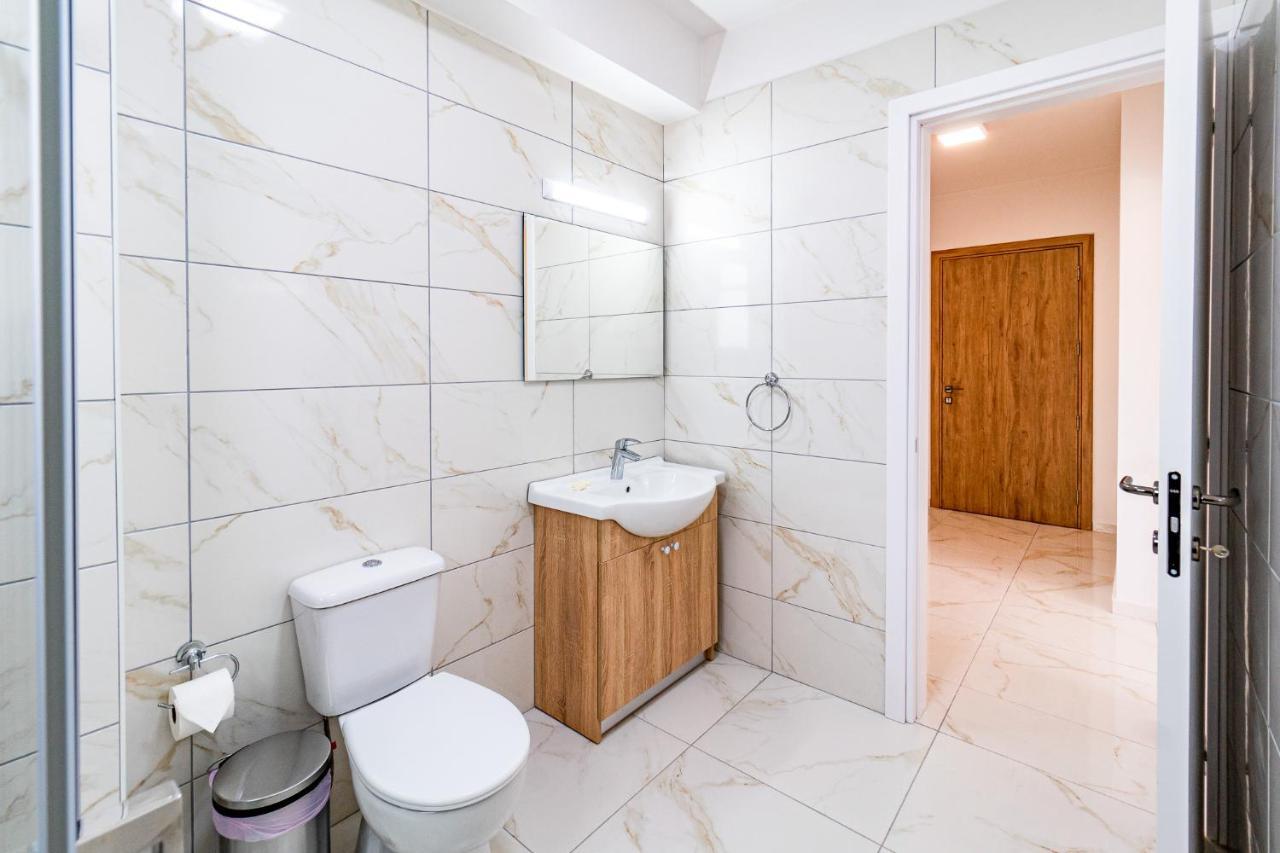 Adolina Apartments By Ezoria Villas Paphos Esterno foto
