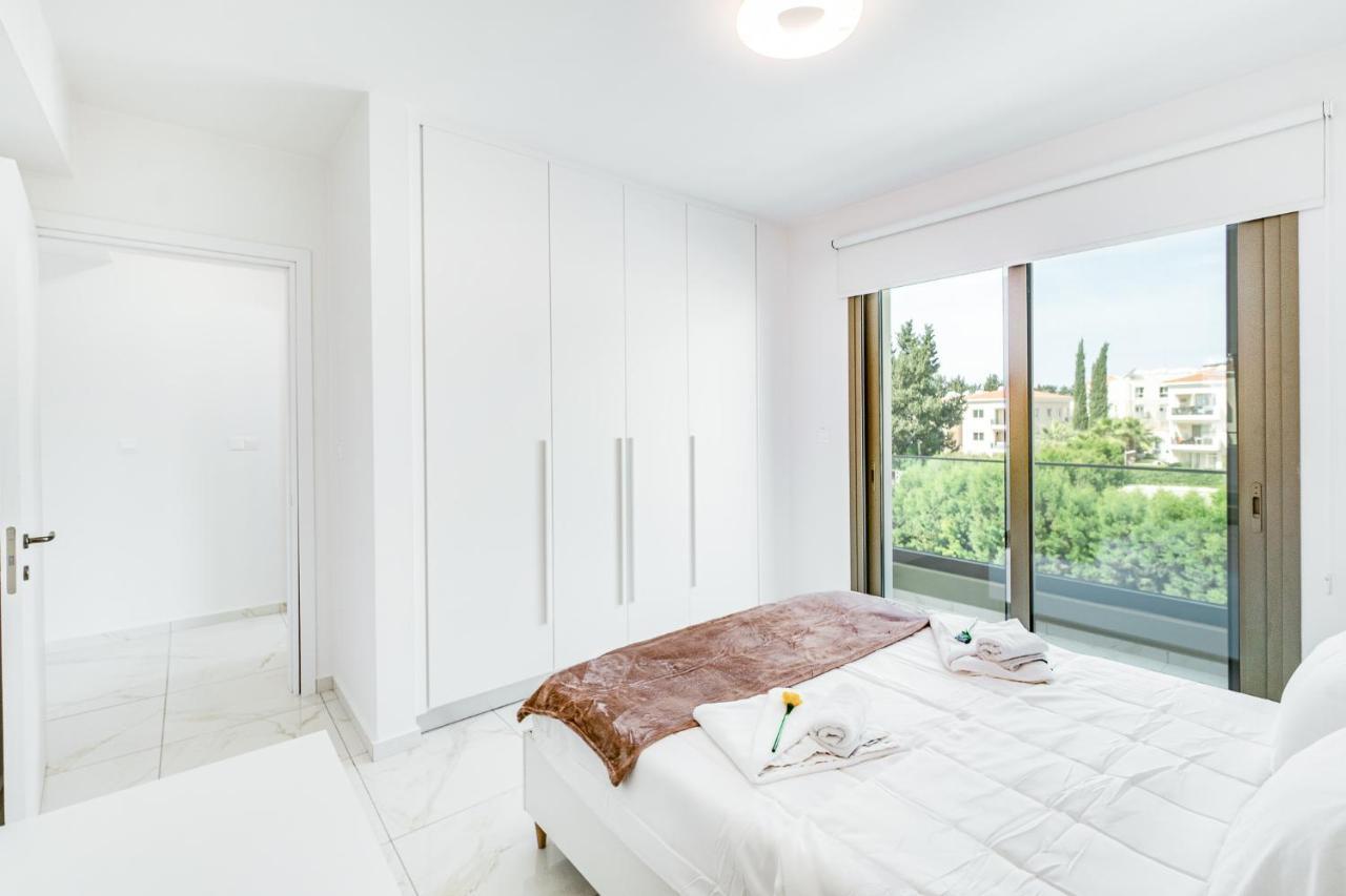 Adolina Apartments By Ezoria Villas Paphos Esterno foto