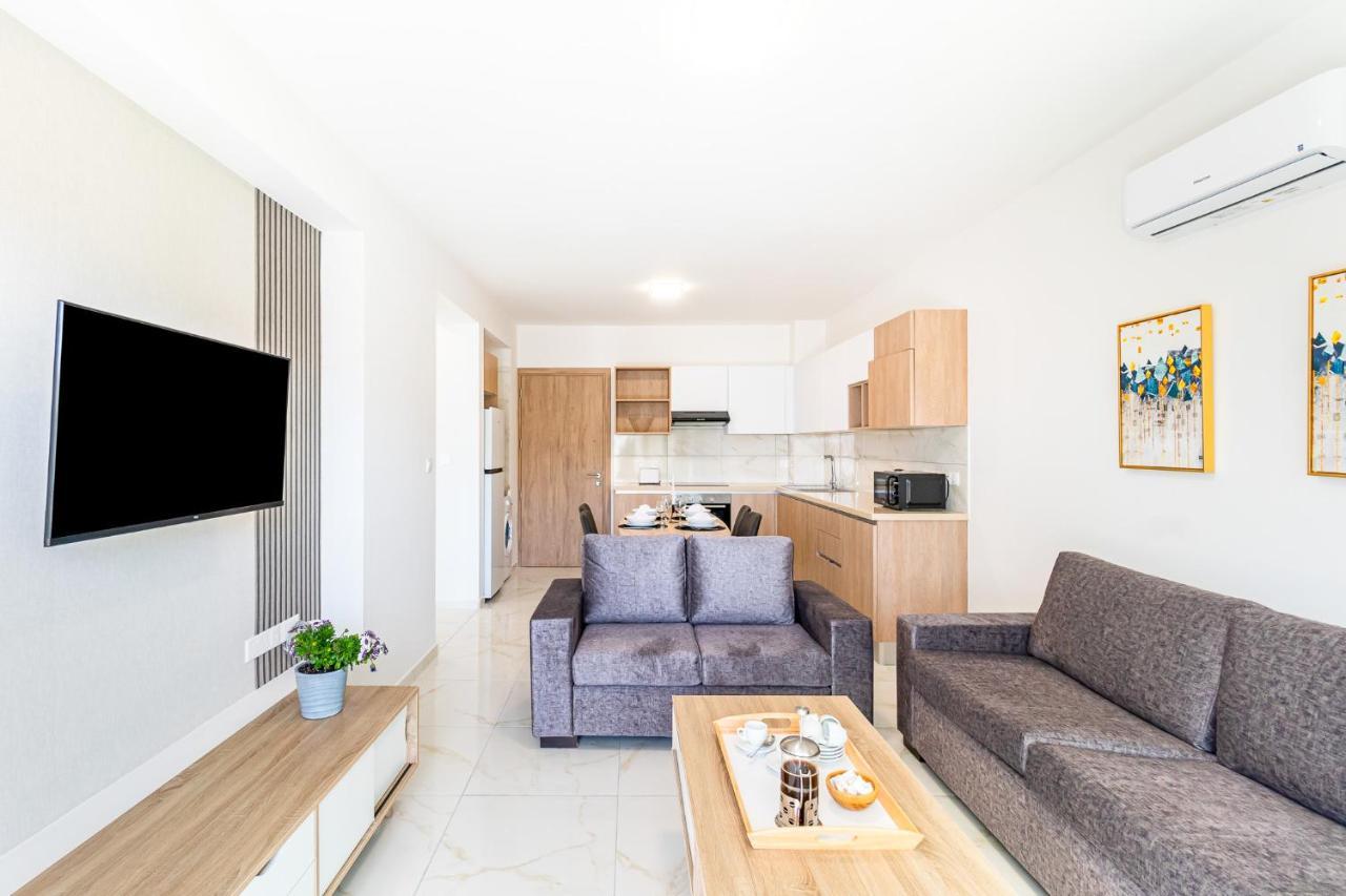 Adolina Apartments By Ezoria Villas Paphos Esterno foto