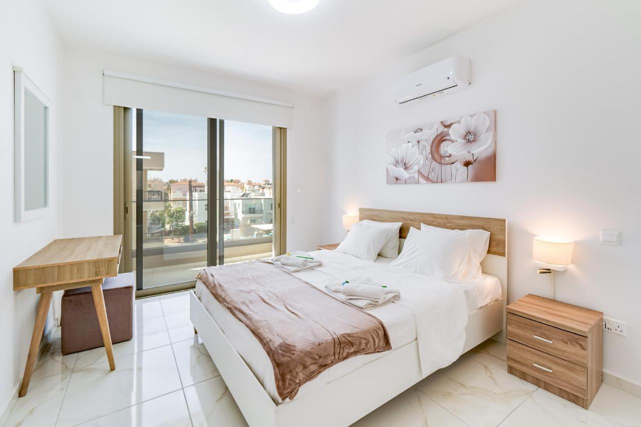 Adolina Apartments By Ezoria Villas Paphos Esterno foto