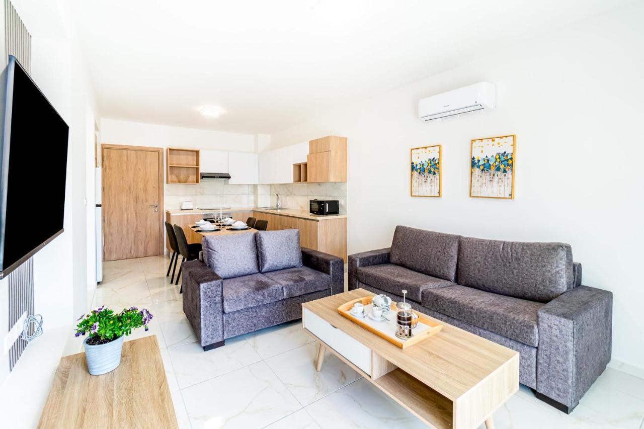 Adolina Apartments By Ezoria Villas Paphos Esterno foto