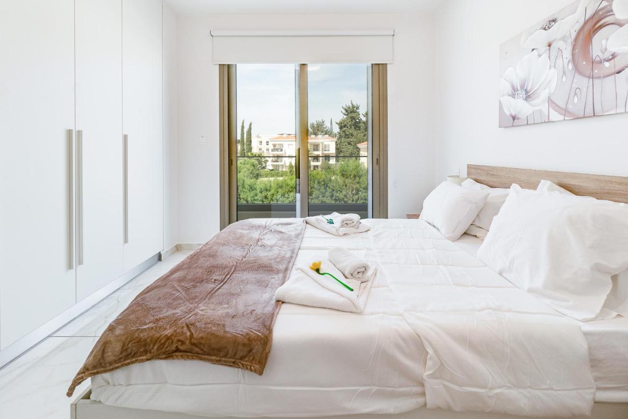 Adolina Apartments By Ezoria Villas Paphos Esterno foto