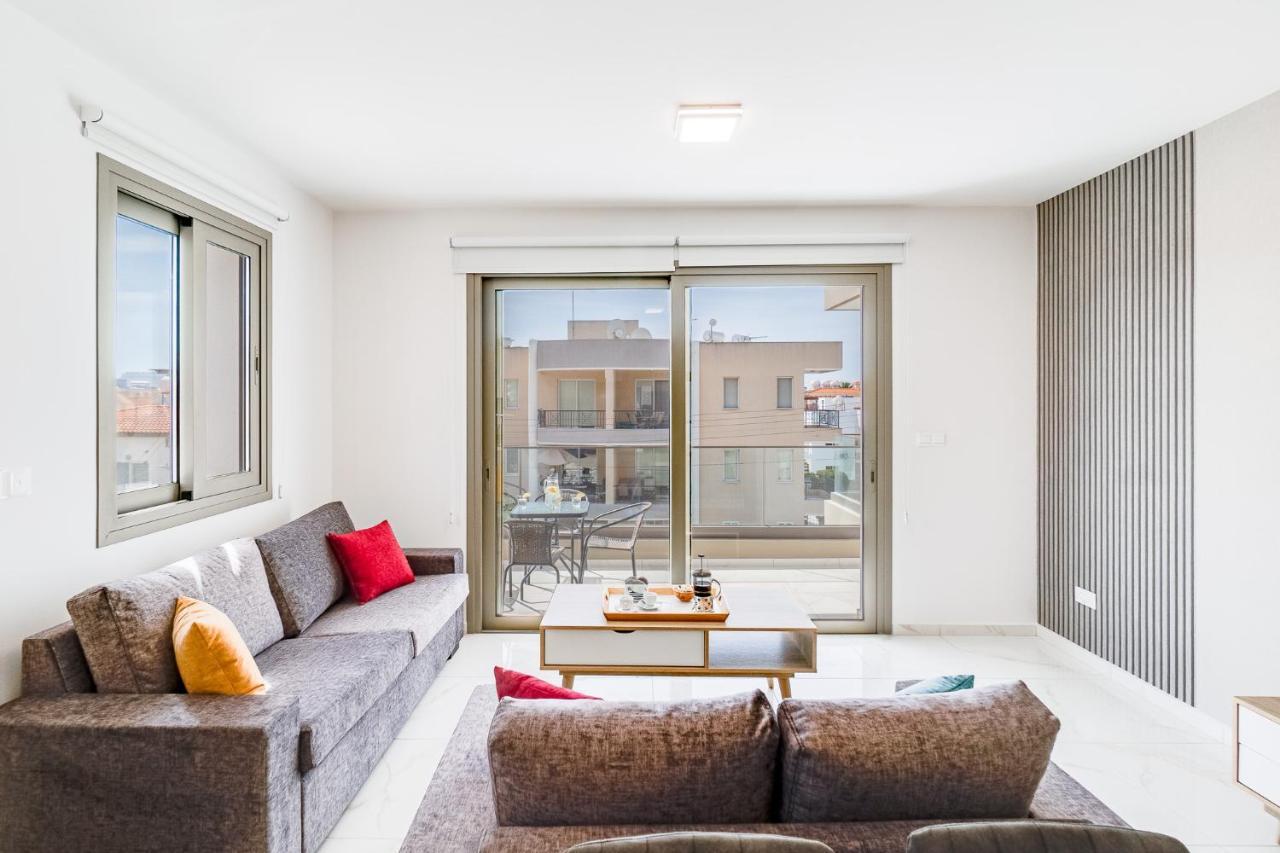 Adolina Apartments By Ezoria Villas Paphos Esterno foto